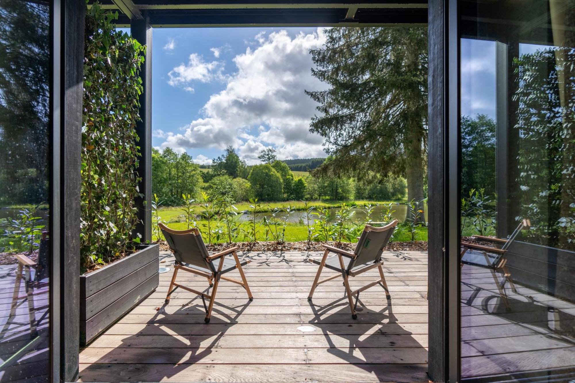 Hillview Resort Grandvoir Нёфшато Экстерьер фото