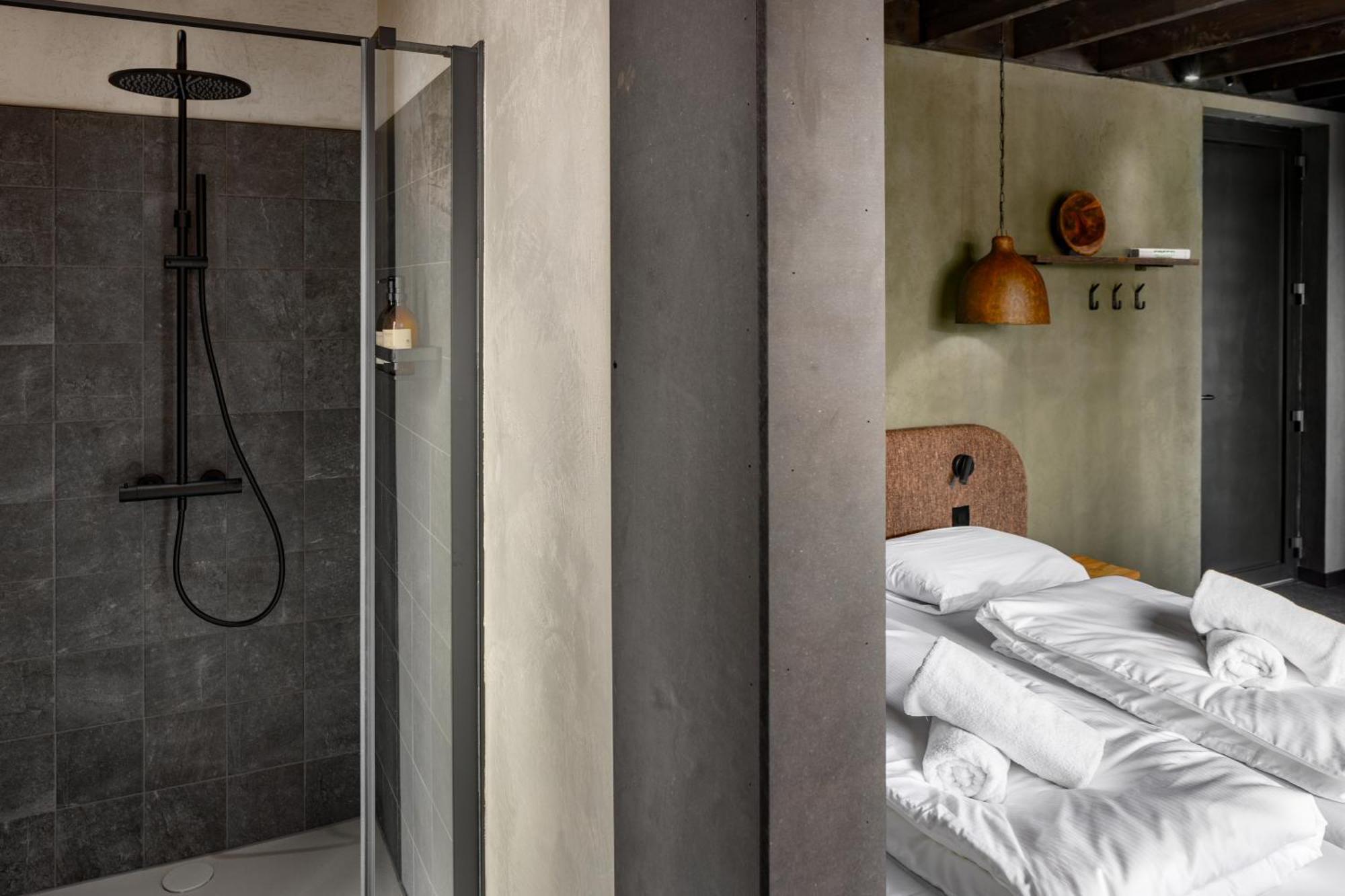 Hillview Resort Grandvoir Нёфшато Экстерьер фото
