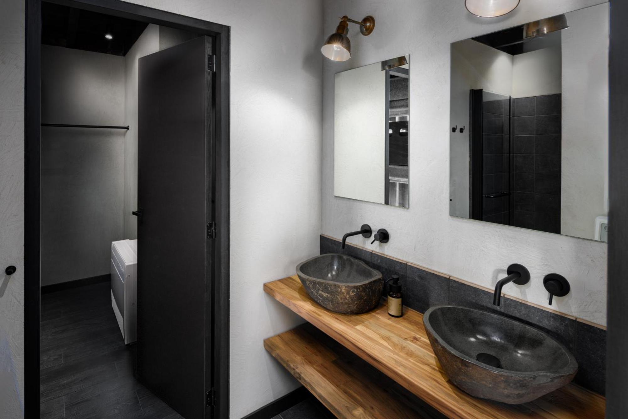 Hillview Resort Grandvoir Нёфшато Экстерьер фото