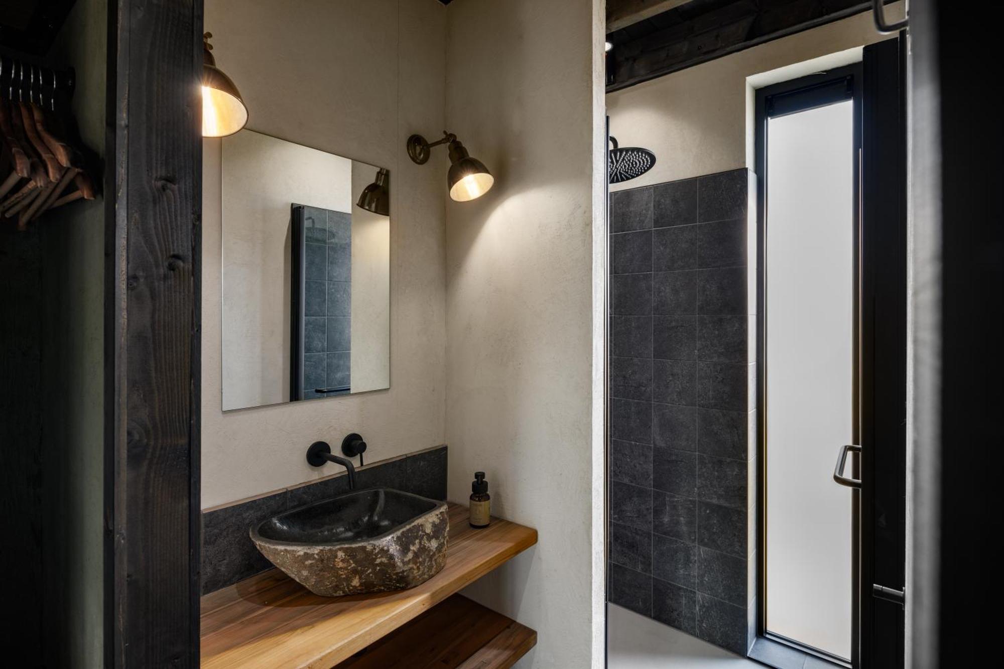 Hillview Resort Grandvoir Нёфшато Экстерьер фото