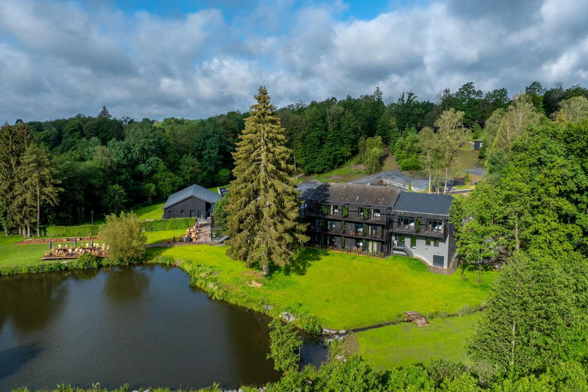 Hillview Resort Grandvoir Нёфшато Экстерьер фото